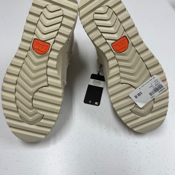 Sorel oNA Ave Alpine Boot. Weatherproof size 9 - Picture 3 of 7